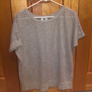 gray T-shirt